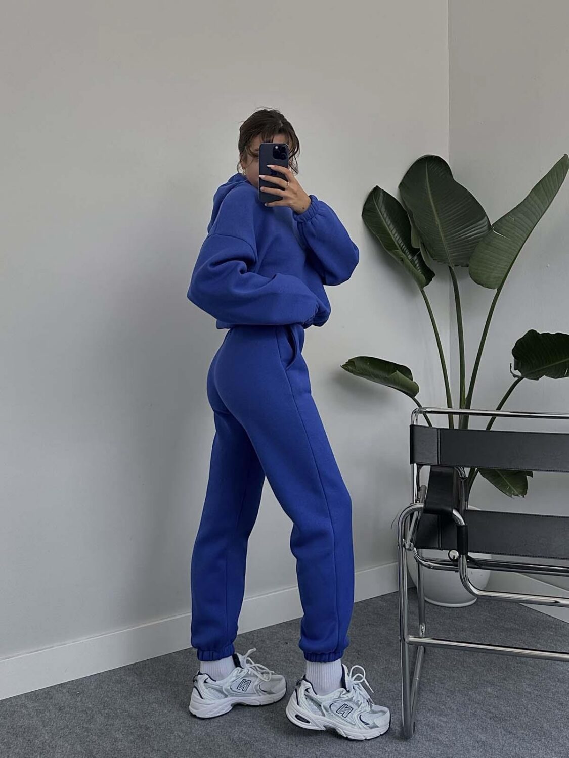Jenner ensemble bleu ( مقطن من الداخل)