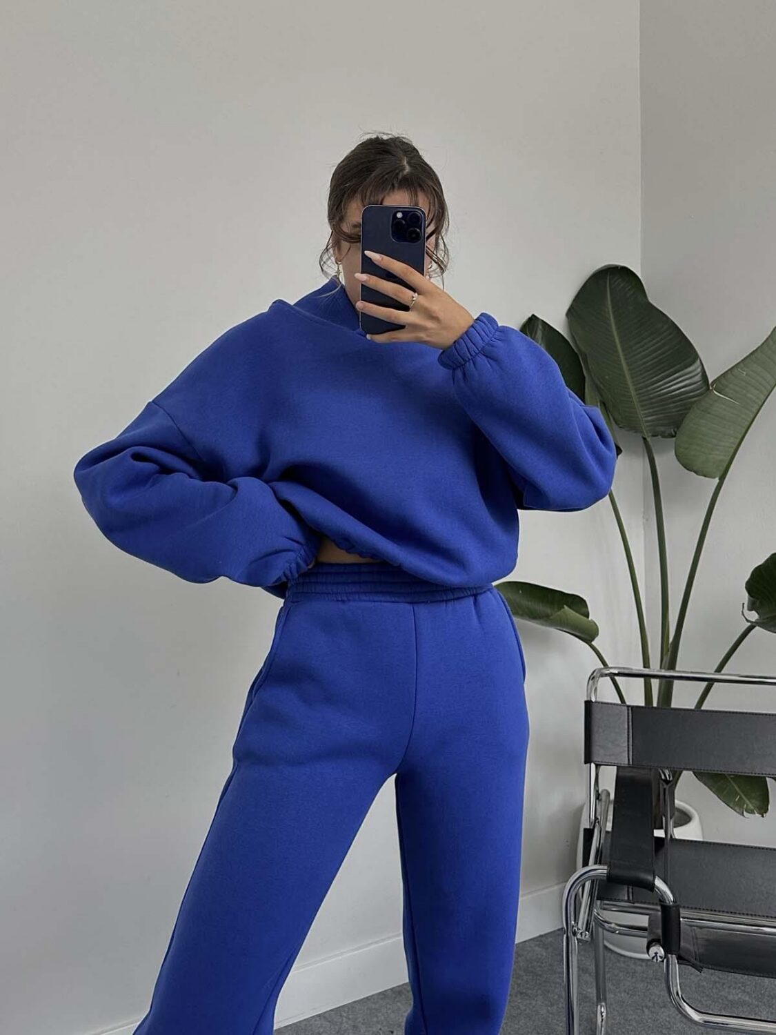 Jenner ensemble bleu ( مقطن من الداخل)