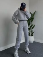 Jenner ensemble gris ( مقطن من الداخل)