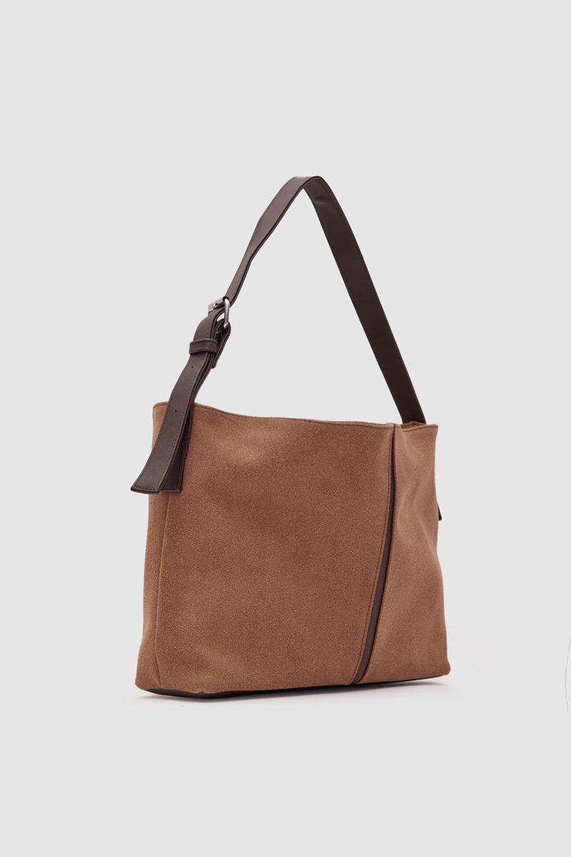 Agatha Camel – Image 5