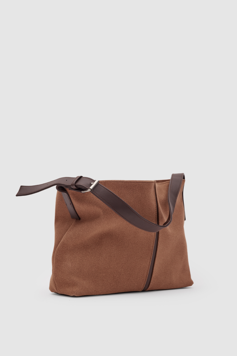 Agatha Camel – Image 2