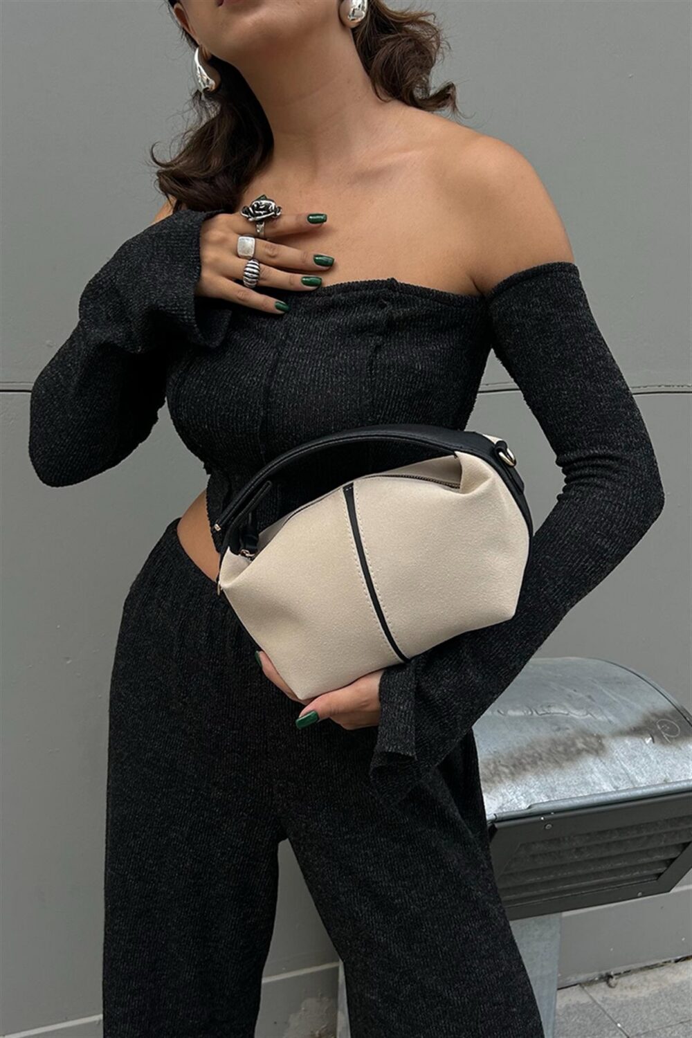 Leo Beige