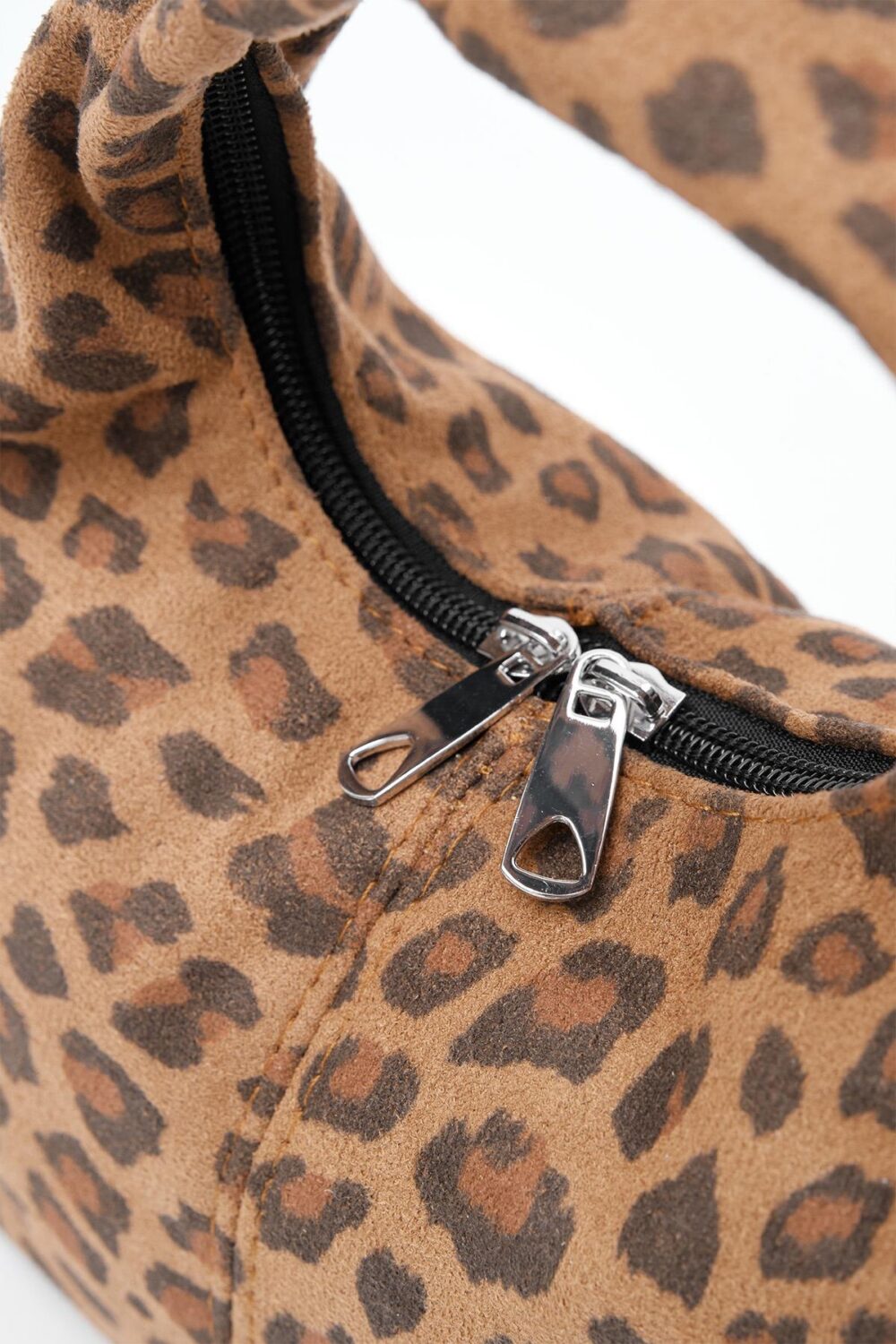 Axy Leopard