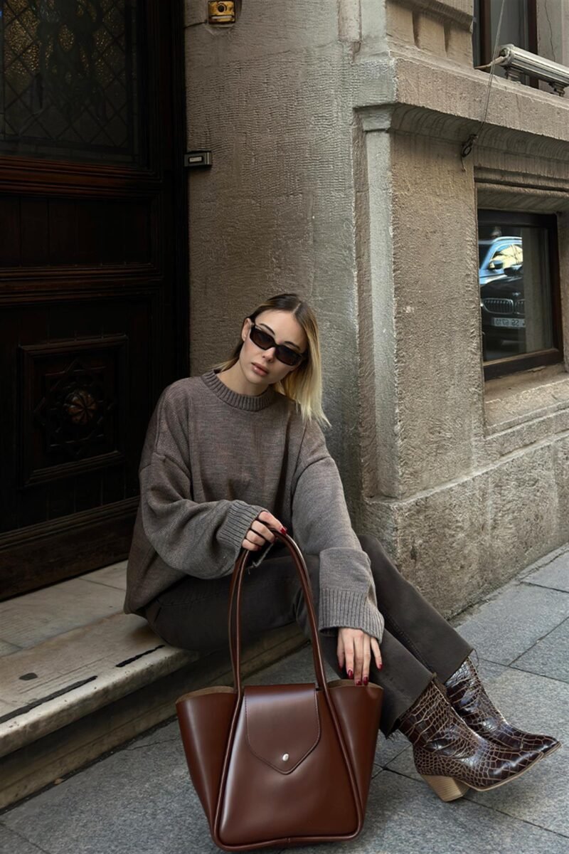 Petra Noisette + Purse – Image 6