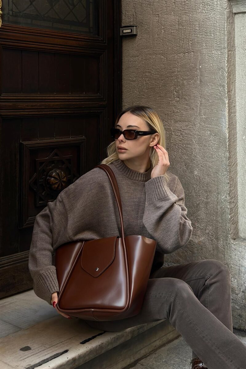 Petra Noisette + Purse – Image 10