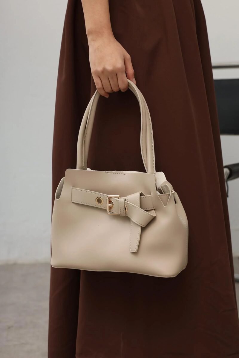 Holly Beige – Image 3