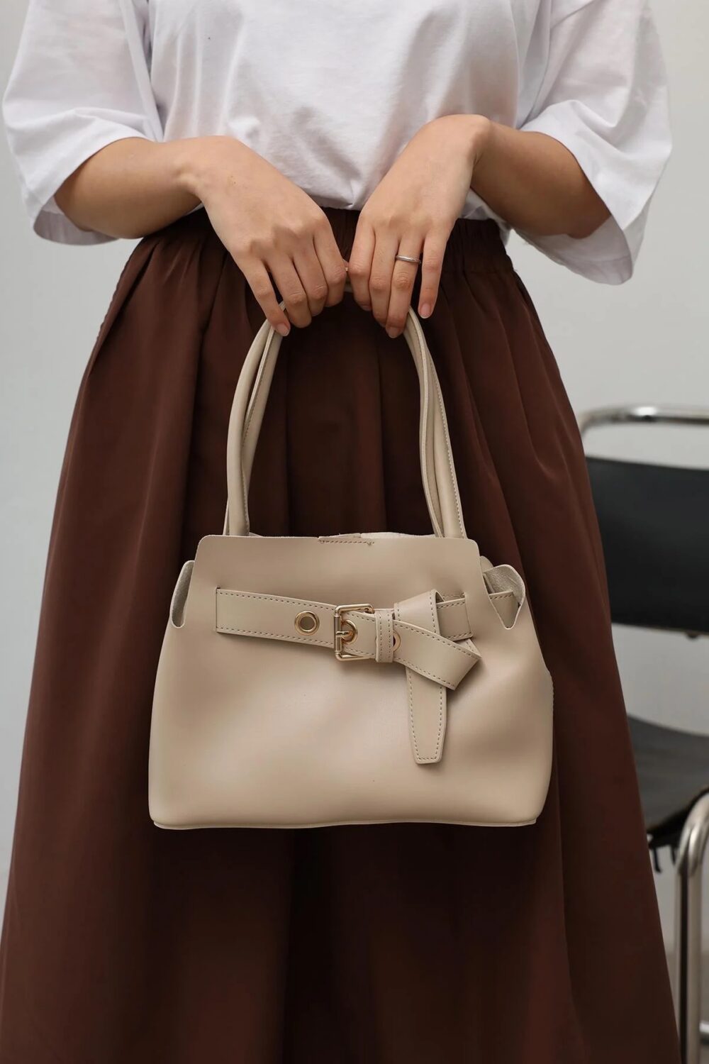 Holly Beige