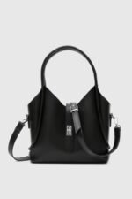 Cindy Noire + Trousse