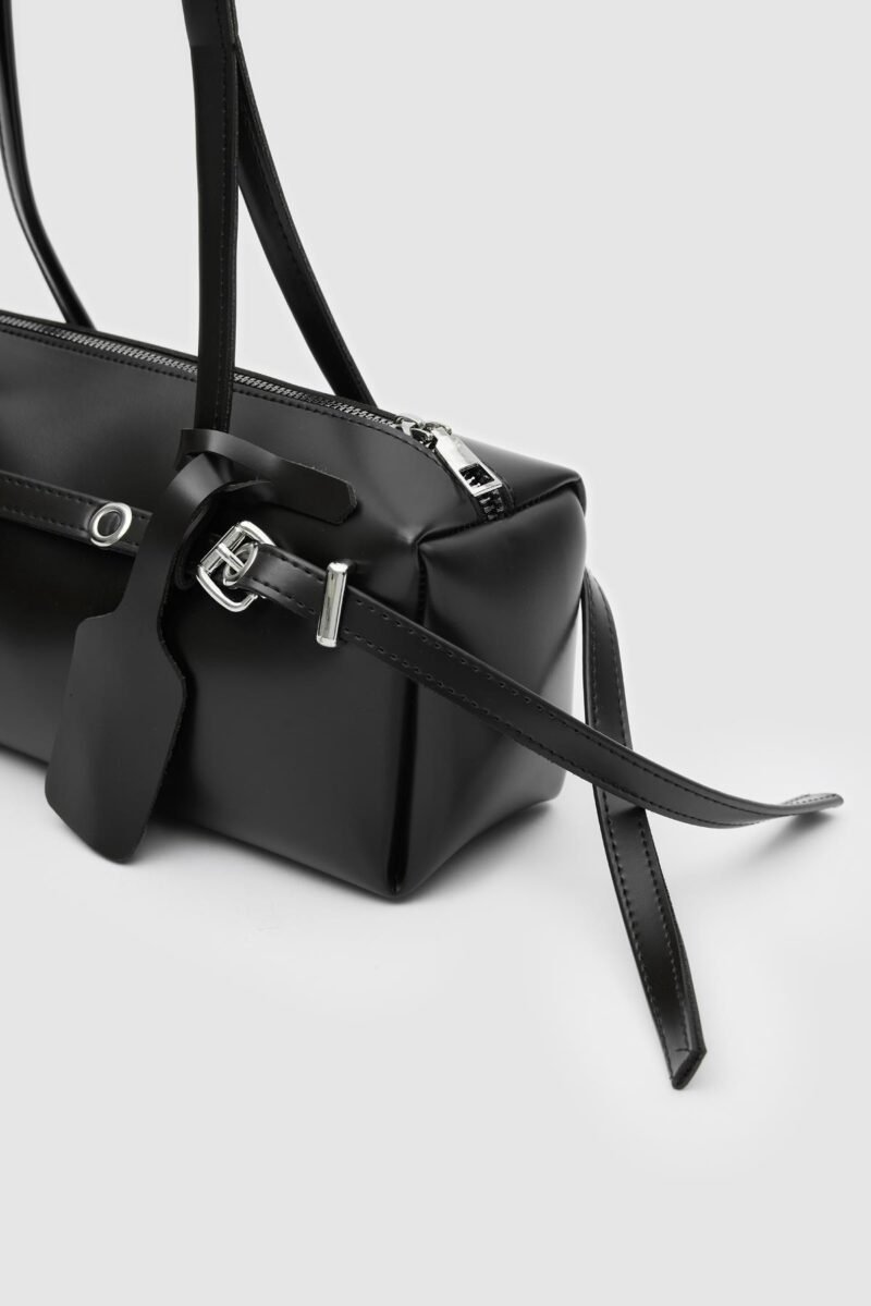 Toy Noire - Image 5