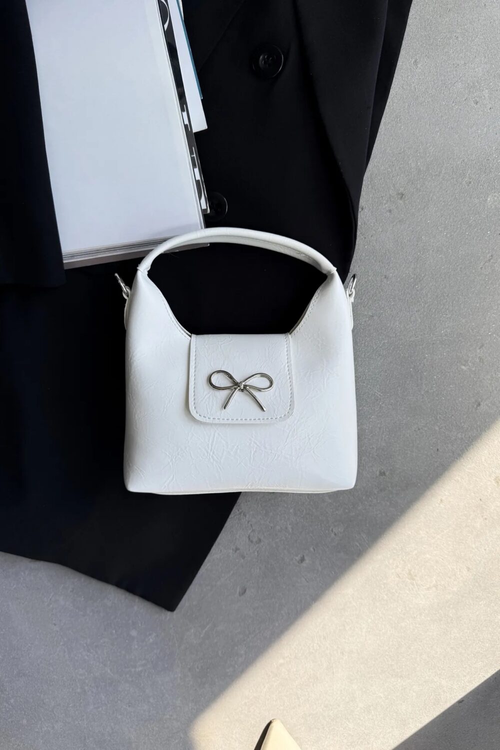 Papillon White