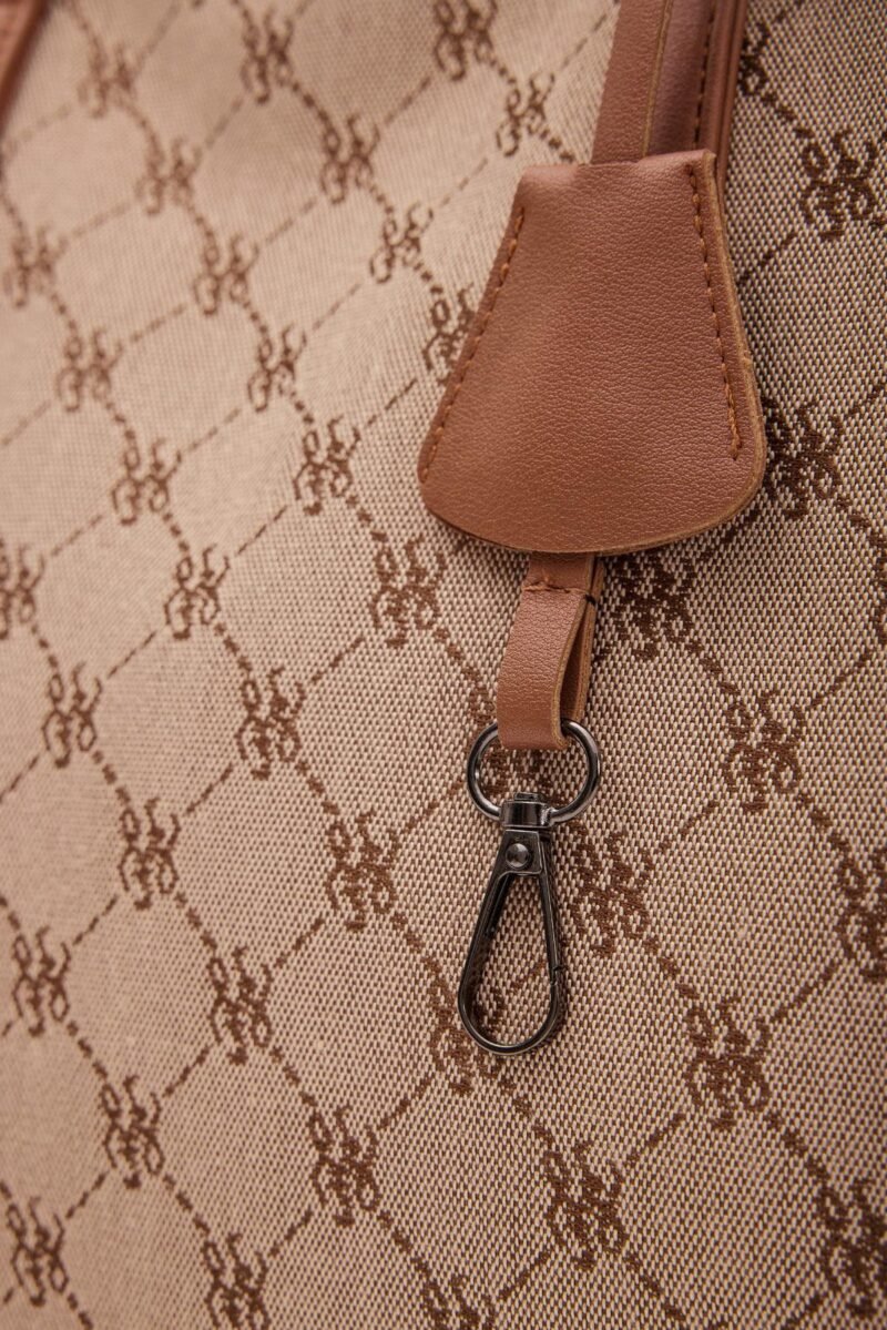 Romina Camel - Image 2
