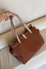 Cleo Camel