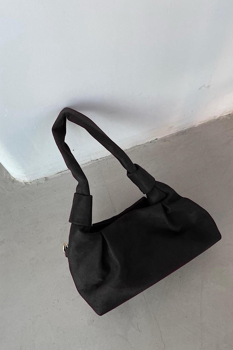 Sia Suede Noire