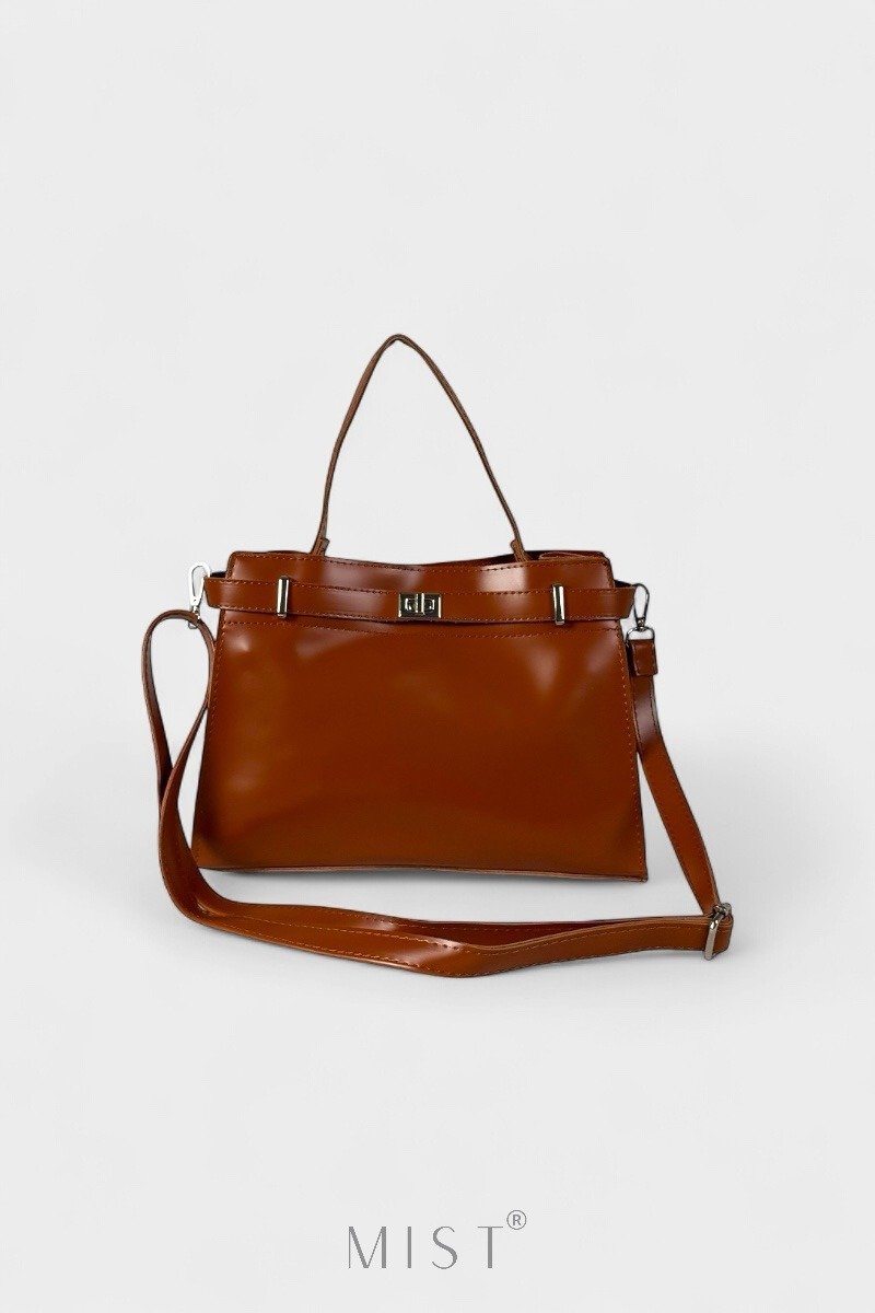 Elise Camel - Image 2