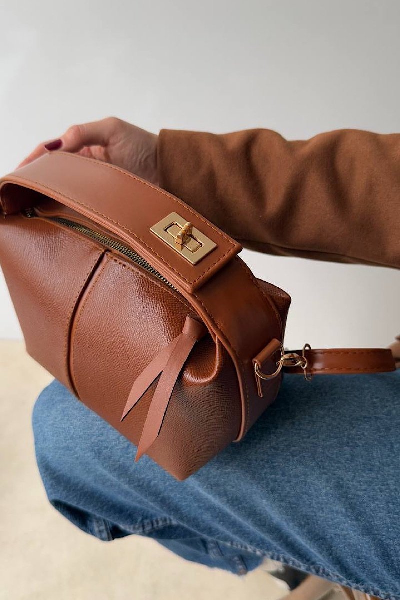 Marla Camel - Image 2