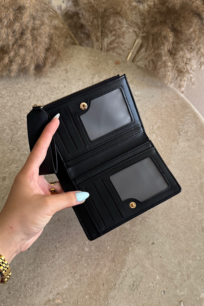 Petal & Pearl Black