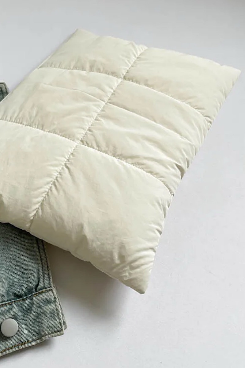 Float Magnetic Sleeve Crème