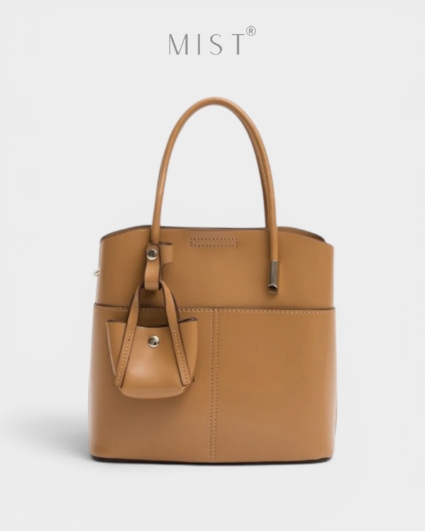 Nina Camel