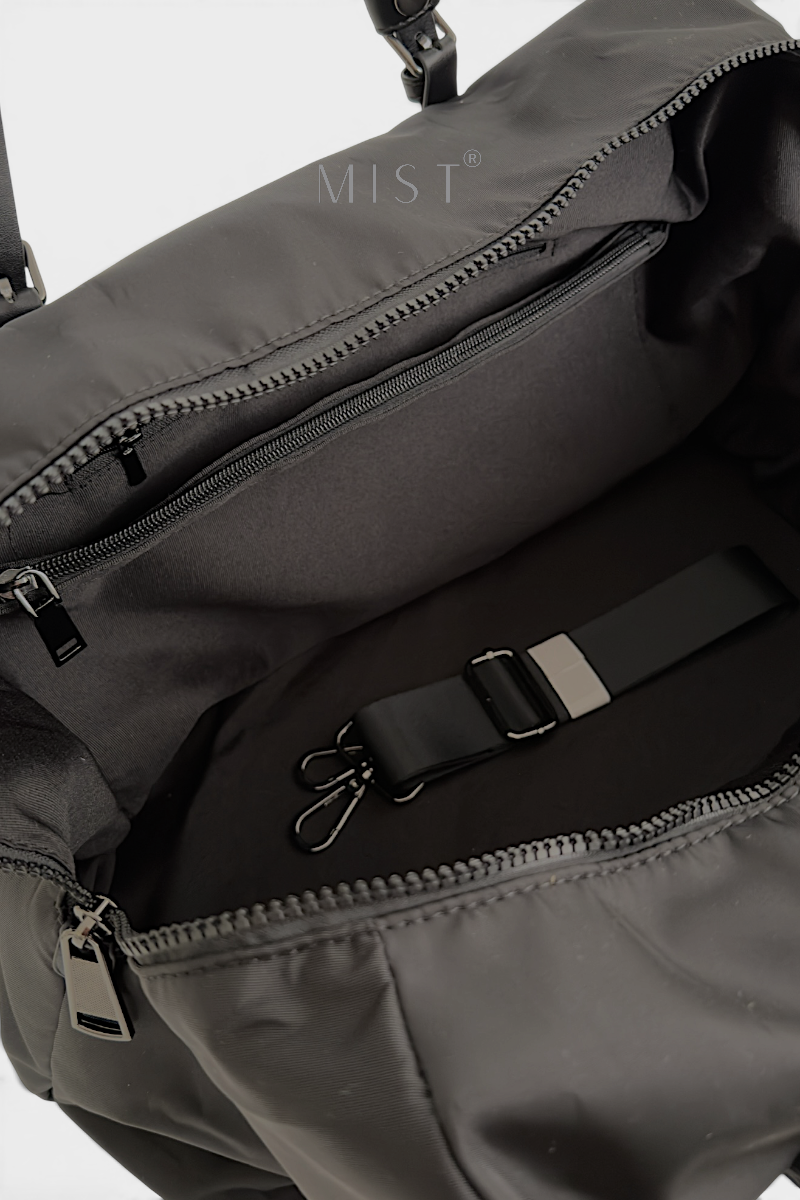 Mist Cosmo Carry All Bag – Black