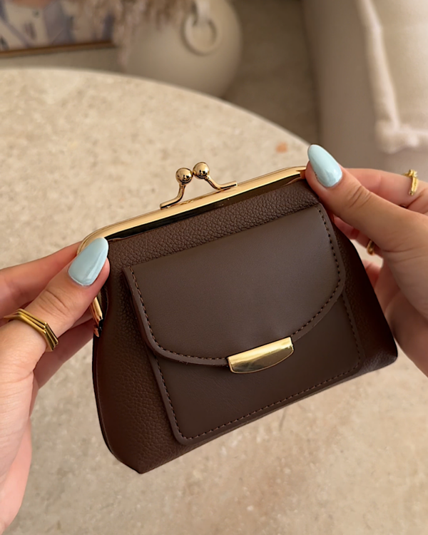 Goldie Kiss-Lock Brown