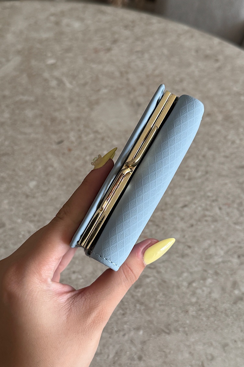 Lin – Baby Blue